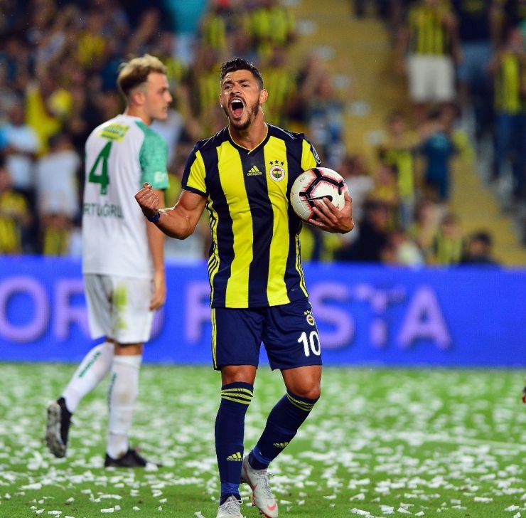 Fenerbahçe Giuliano’yu Mumla Arıyor