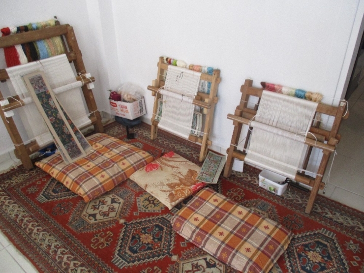 Yıllar Sonra Yeniden İpek Halı Kursu Açıldı