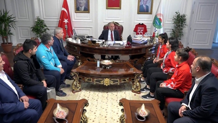 İlkadım’da Hedef 5 Yılda 5 Dünya 3 Olimpiyat Şampiyonu