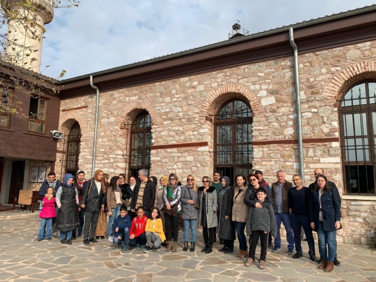 İzmitliler Tarih Gezilerine Yoğun İlgi Gösteriyor