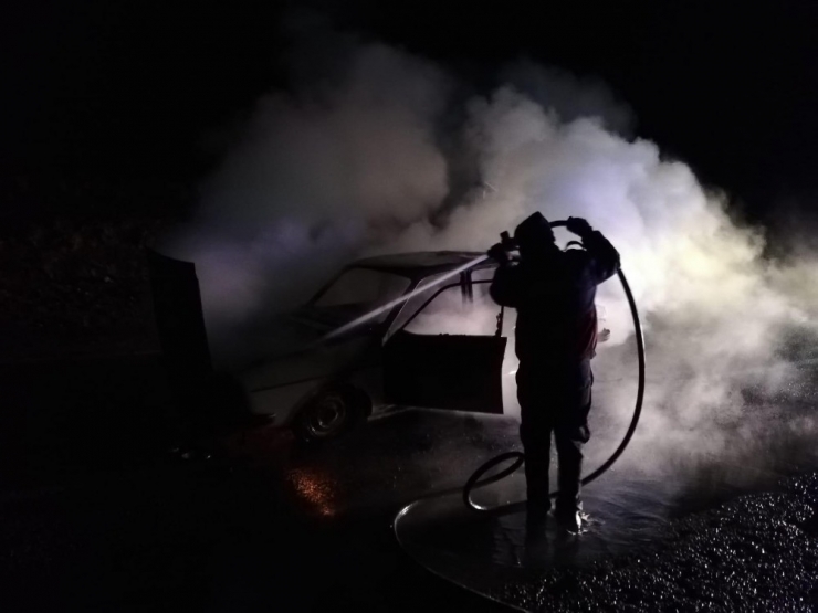 Yanan Otomobilde Can Verdi