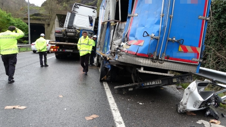 Ordu’da Tünel Girişinde Feci Kaza Kamerada