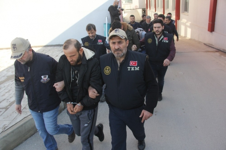 Deaş Operasyonunda Gözaltına Alınan 6 Kişi Adliyeye Sevk Edildi