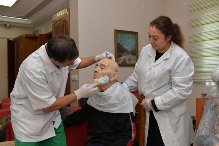 Çiğli Belediyesinden Kadın Ve Erkeklere Kişisel Bakım