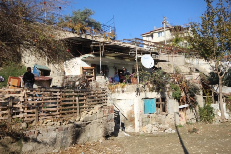 Sığındığı Evde, 3 Aylık Bebeğini Bırakıp Kaçtı