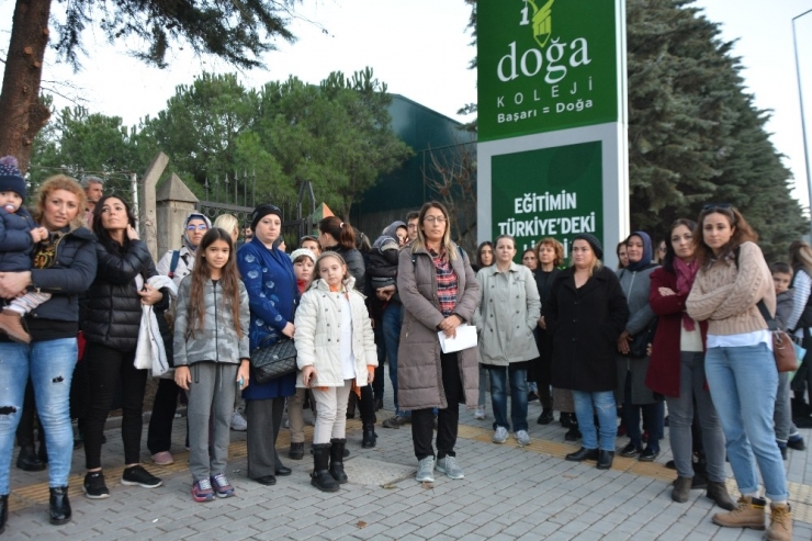 Doğa Koleji’nde Eylemler Bitmiyor... Veliler Çocukları İçin Gelecek Kaygısı Taşıyor