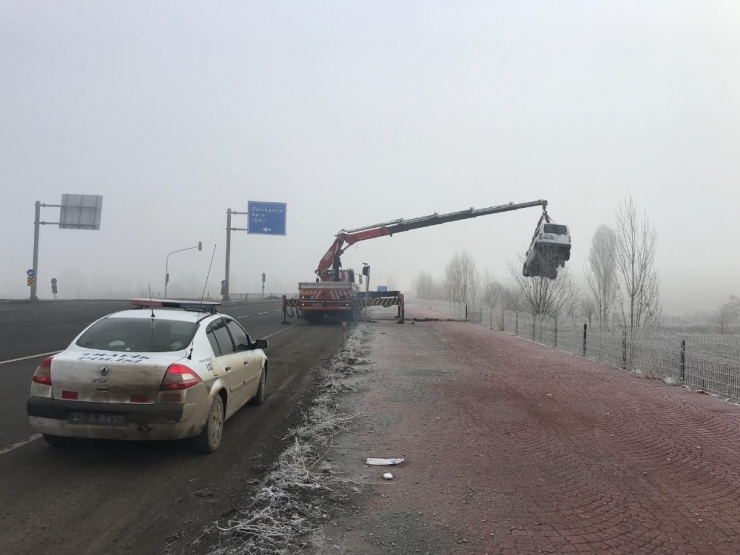 Erzurum’da Otomobil Uçuruma Yuvarlandı: 2 Yaralı