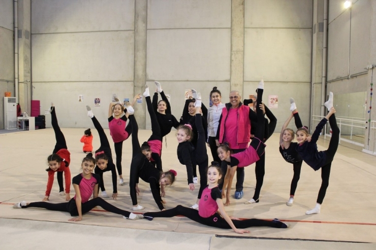 Kansere Neşesiyle Meydan Okudu: ’Hiç Taşlı Yüzüğüm Olmamıştı’