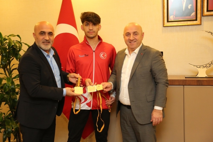 Darıcalı Milli Karateciden 3 Madalya Birden