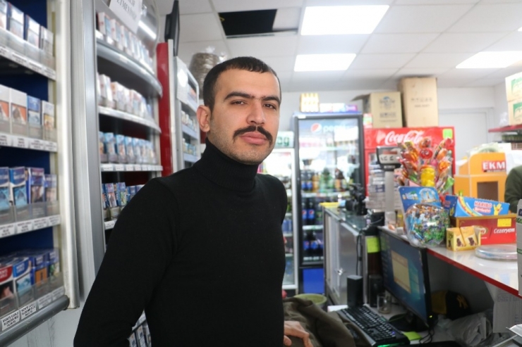 200 Lira İle 1 Adet Sigara Almak İstedi, Yakayı Ele Verdi