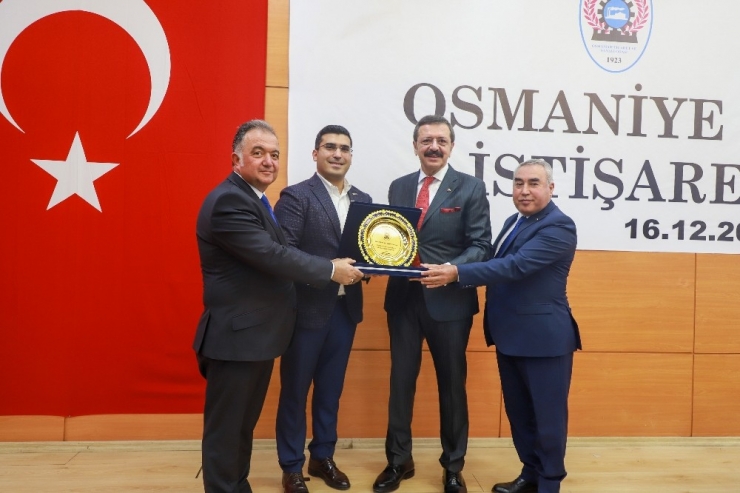 Sunar Özlem’e Plaketini Hisarcıklıoğlu Takdim Etti