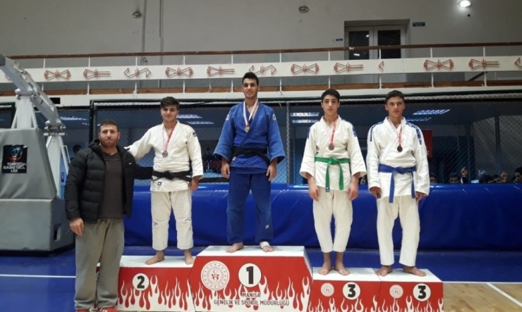 Yunusemreli Judocular Madalyaları Topladı