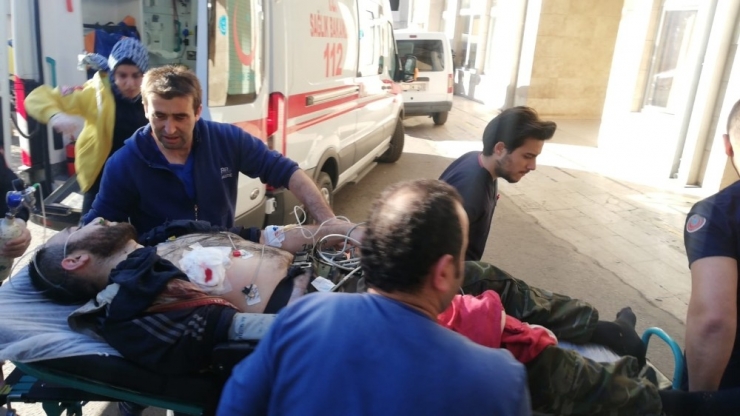 Ava Çıktığı Arkadaşını Yaraladı