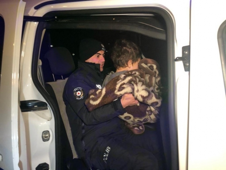 Başkent’te 2 Katlı İş Yeri Alevlere Teslim Oldu