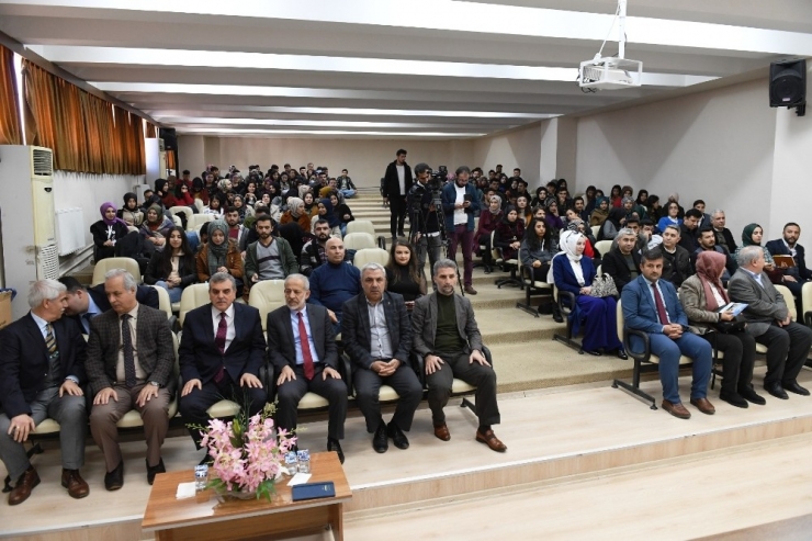 Beyazgül Üniversite Öğrencilerine Deneyimlerini Anlattı