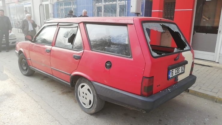 Babasının Arabasını Parçaladı