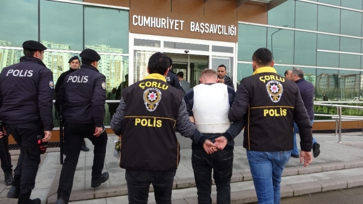 Sokak Ortasındaki Cinayetin Zanlısı Tutuklandı