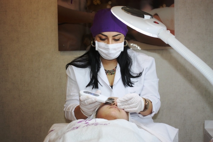 Uzmanından Kış Aylarında Cilt Bakımı Uyarısı