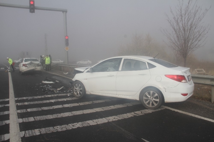 Elazığ’da Sis Zincirleme Kazaya Neden Oldu: 1 Yaralı