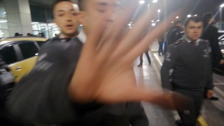 Isparta Şehir Hastanesi’nde Özel Güvenlikçiler, Gazeteciye Saldırdı