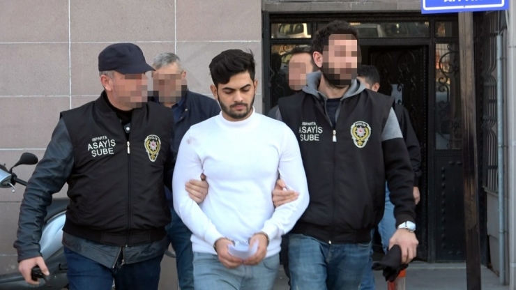 Isparta’da 4 Kişiye Kurşun Yağdıran Zanlı Tutuklandı