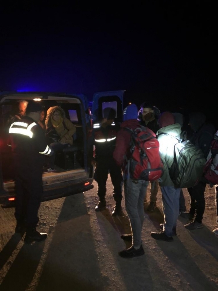 İzmir’de 132 Düzensiz Göçmen Yakalandı