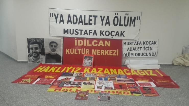 Ankara Cumhuriyet Başsavcılığı, Dhkp/c Terör Örgütü İçerisinde Faaliyet Yürüten Ve Dönüşümlü Açlık Grevi Eylemlerini Sürdüren 5 Şüpheli Hakkında Gözaltı Kararı Verildiğini, Şüphelilerden 4’nün Yakalandığını Açıkladı.