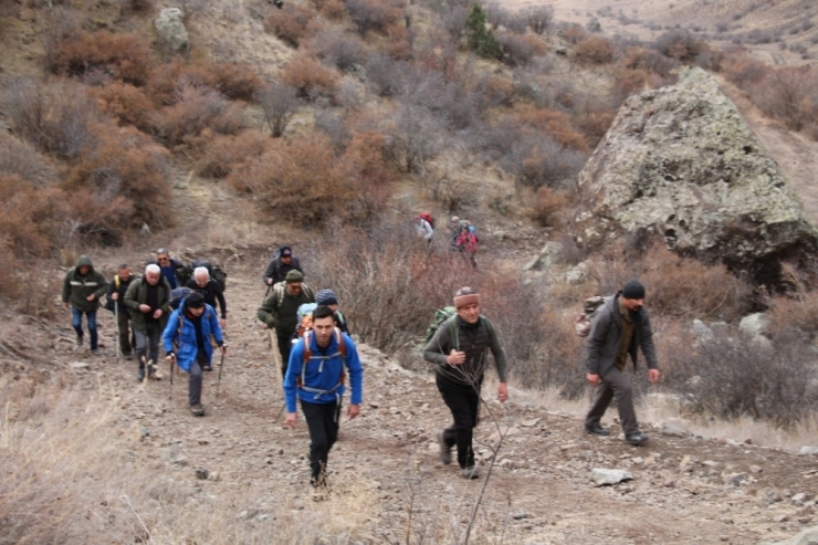 Oltu Doğa Yürüyüşçülerinin Mekanı Oldu