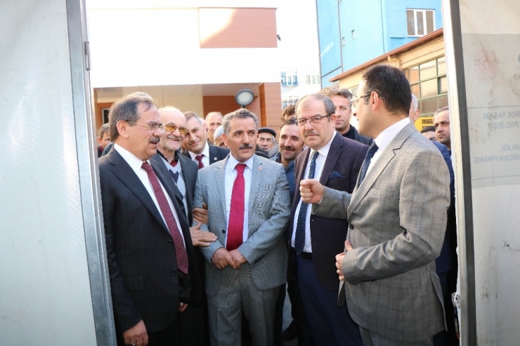 Besicilere ’Güneş Enerjisinden Elektrik Üreten Çadır’ Dağıtıldı