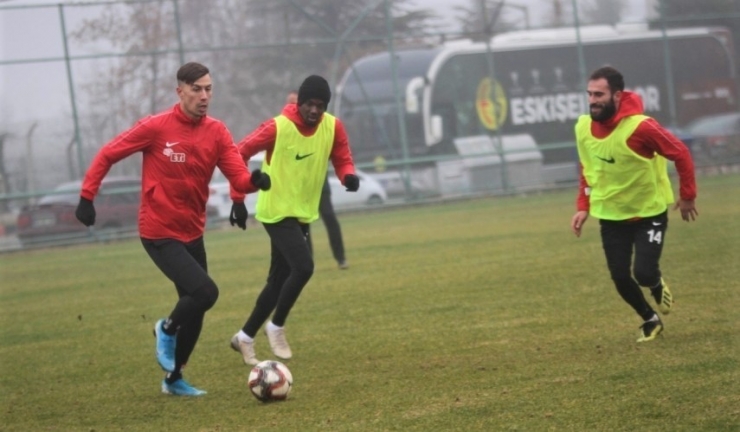 Eses Gözünü Balkes’e Dikti