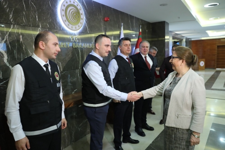 Bakan Pekcan’dan Rekor Uyuşturucu Ele Geçiren “Kim” Ekibine Ödül