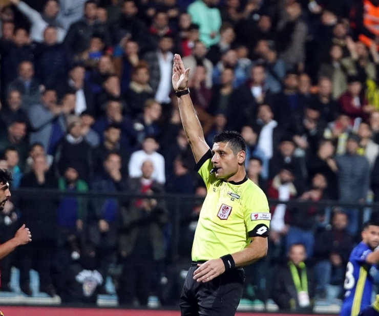 Ziraat Türkiye Kupası: İstanbulspor: 0 - Fenerbahçe: 0 (İlk Yarı)