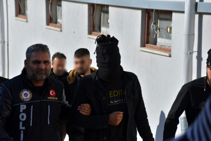 Torbacı 3 Kadın Tutuklandı