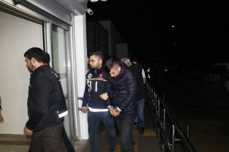 Adana’da Yakalanan Torbacılar Adliyeye Sevk Edildi