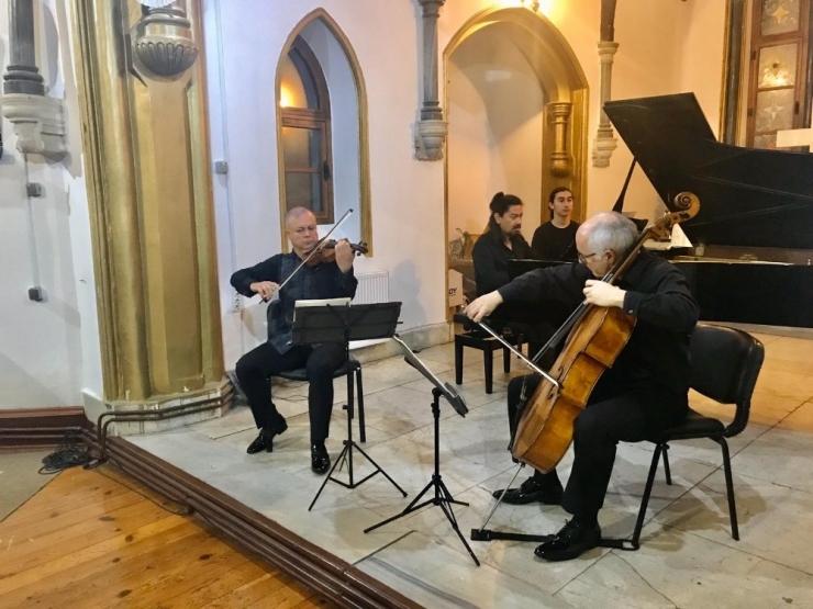 Buca’daki Yeni Yıl Konserine Yoğun İlgi