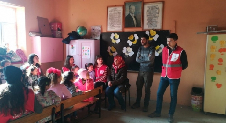 Dpü’lü Öğrencilerden ‘Her Kitap Bir Gelecek’ İsimli Proje