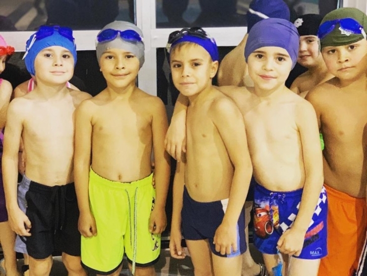 Karesi’de Yüzme Bilmeyen Çocuk Kalmayacak