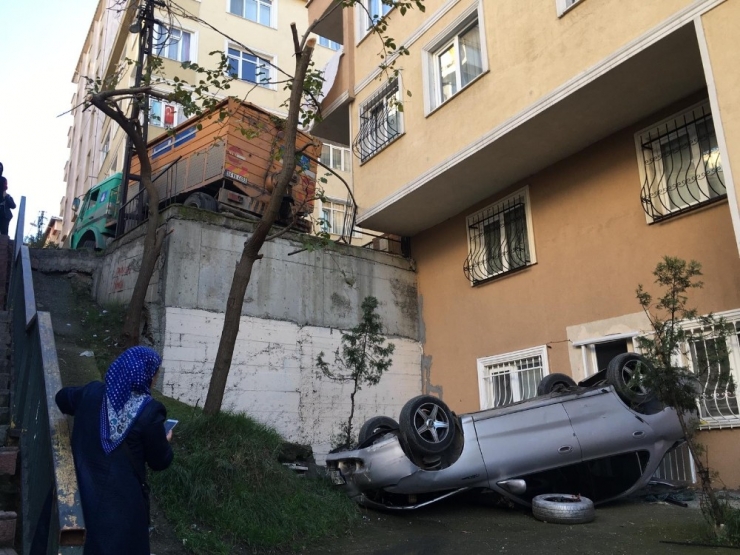 Maltepe’de Otomobil Beş Metreden Bahçeye Uçtu , Oyun Oynayan Çocuklar 5 Dakikayla Kurtuldu