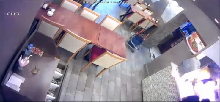 Kebapçıda Fırın Patladı, İş Yeri Sahibi Ağır Yaralandı: O Anlar Kamerada