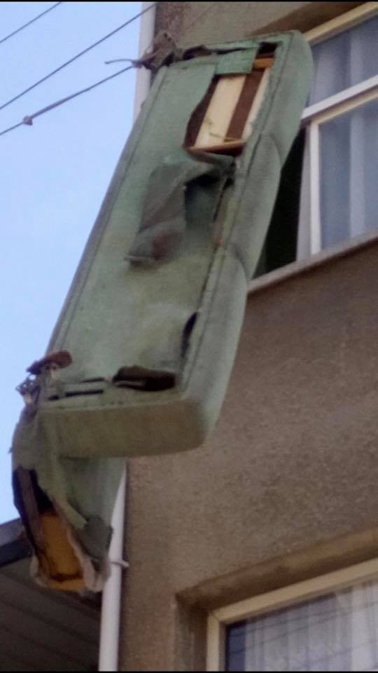 Teldeki Koltuğu İtfaiye İndirdi