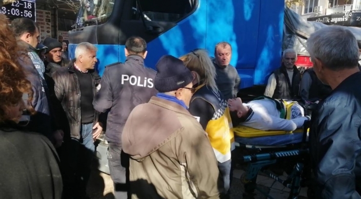 Tır’ın Altında Kalan Ortaokul Öğrencisinin Ayağı Kırıldı