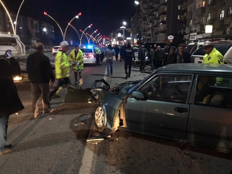 Alkollü Sürücü Park Halindeki 5 Araca Çarptı: 1 Yaralı