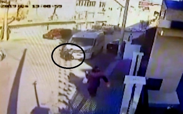 Küçük Çocuk Servisin Altında Kalmıştı, Aile Görüntüleri İzleyince Dehşete Düştü