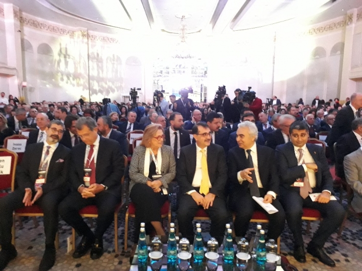 Enerji Bakanı Dönmez: “Vatandaşlarımız İstedikleri Taktirde Sadece Yenilenebilir Enerji Tüketebilecek”