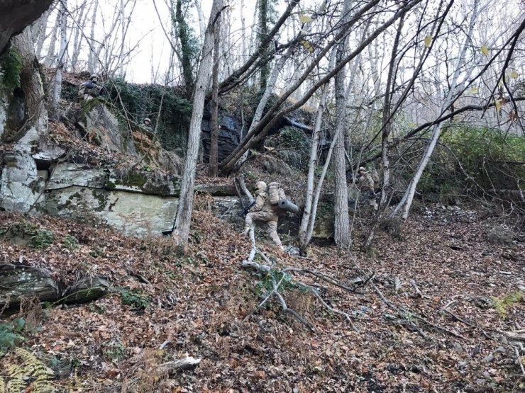Hatay’da Pkk’lı Teröristlerin Sığınak Ve Depoları Bulundu