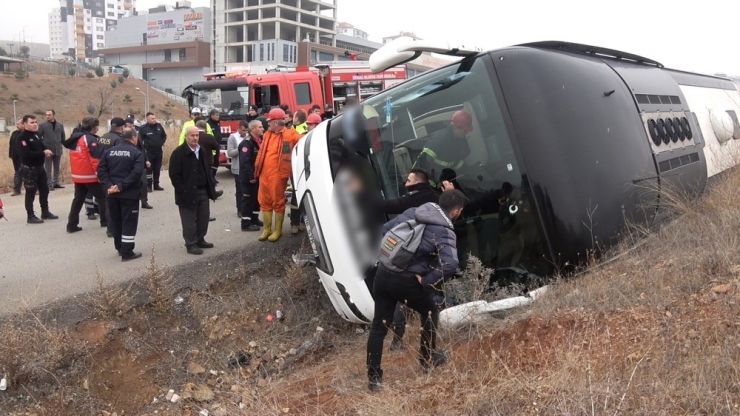 Kırıkkale’de Yolcu Otobüs Şarampole Devrildi: 7 Yaralı