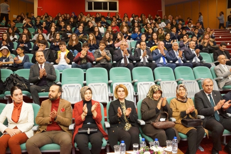 Bakan Selçuk’un Eşi Türk Müziğini Tanıtma Ve Destekleme Seminerine Katıldı