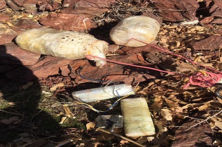 Msb: “Pençe-1 Ve Pençe 2 Harekatlarında Silah, Mühimmat Ve Malzemeler Ele Geçirildi”