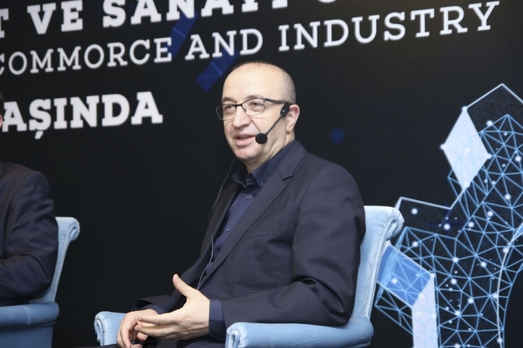 Ekonomistlerden Şirketlere: “Kur Riskinin Yönetimini Profesyonellere Bırakın”