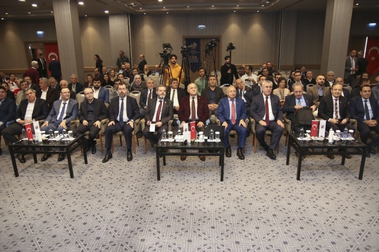 Ekonomistlerden Şirketlere: “Kur Riskinin Yönetimini Profesyonellere Bırakın”